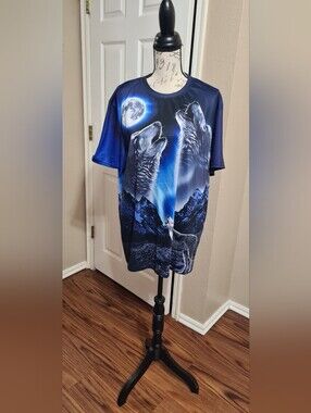 Blue Wolf Moon Graphic T-Shirt